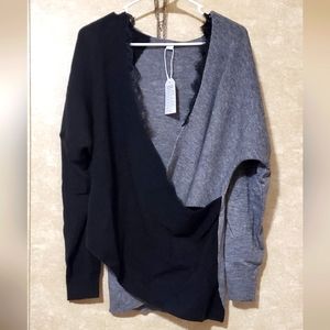 NWT Womens Size L Blouse